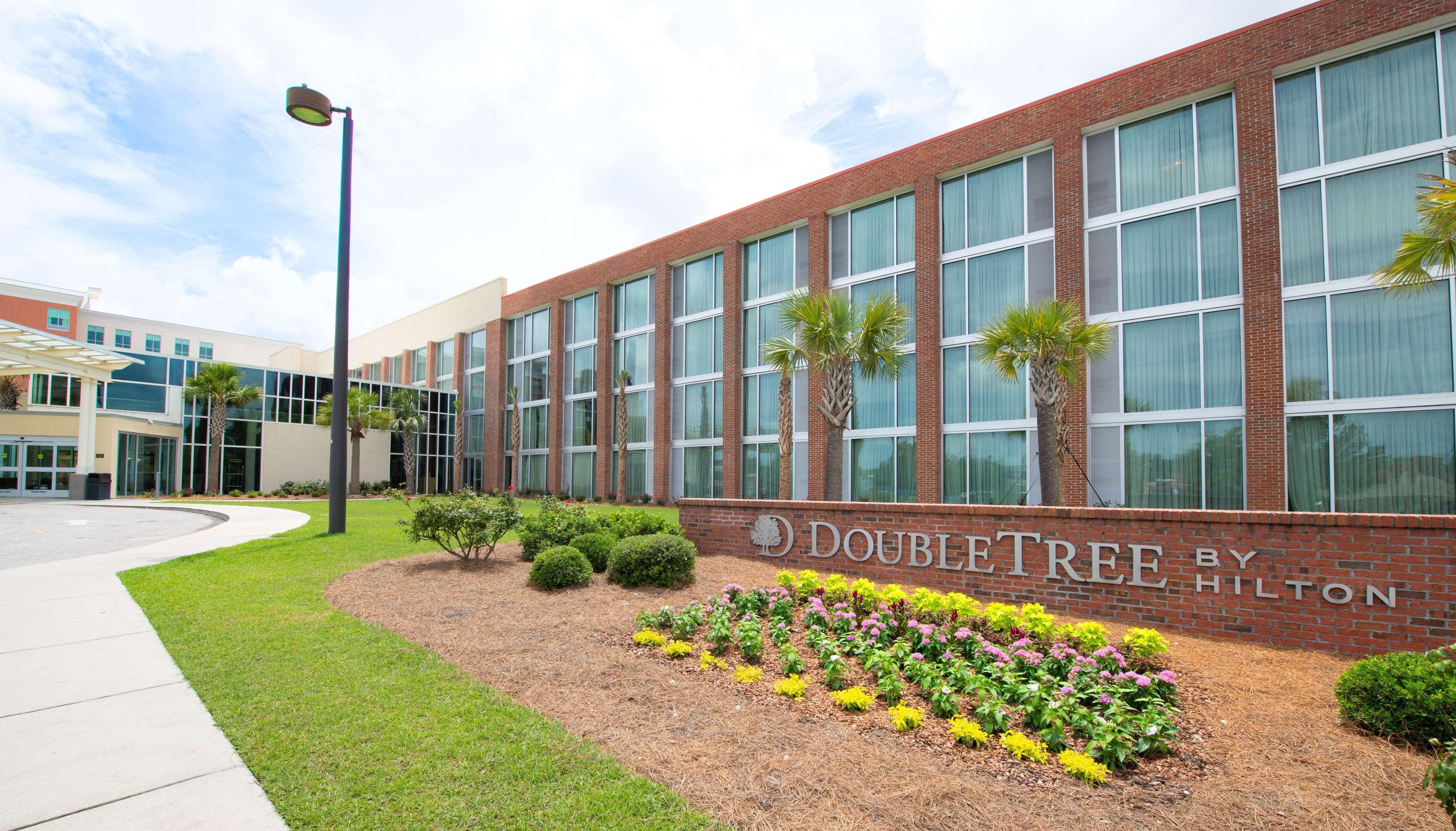 Doubletree Hotel & Suites Charleston Airport Exterior photo